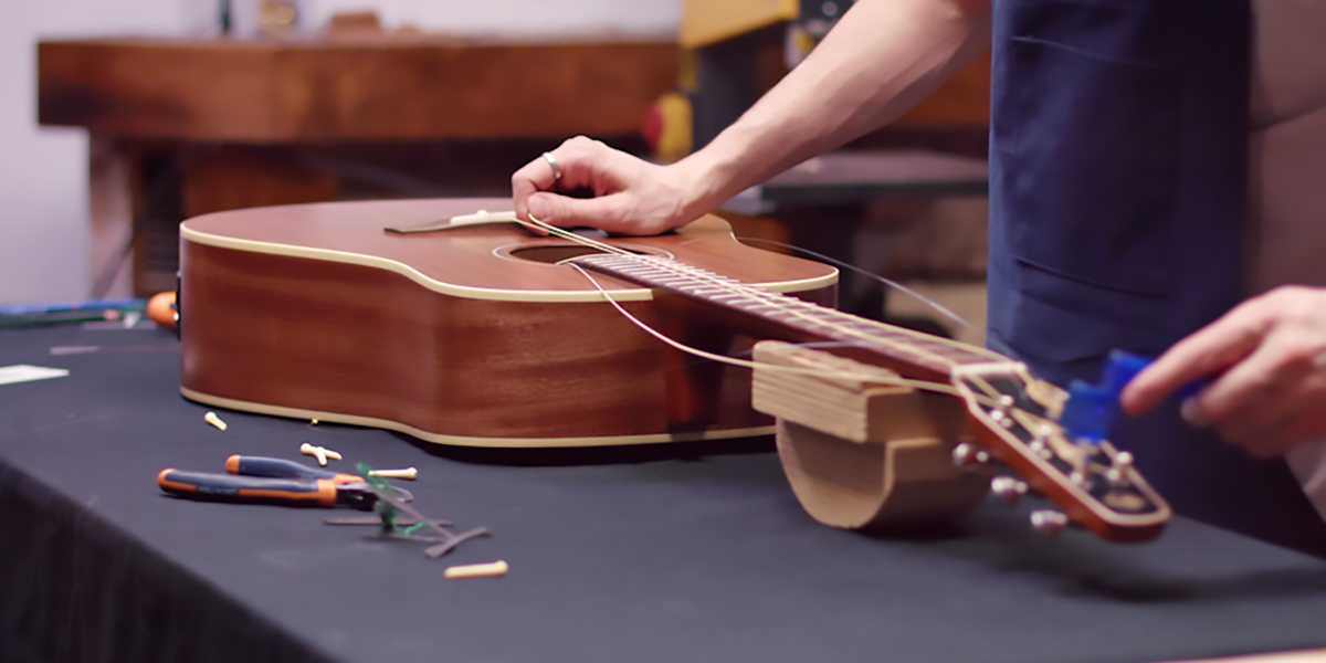 restring a guitar